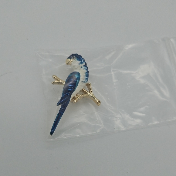 Unique Vintage Jewelry - Unique Vintage Blue and Gold Parrot Brooch